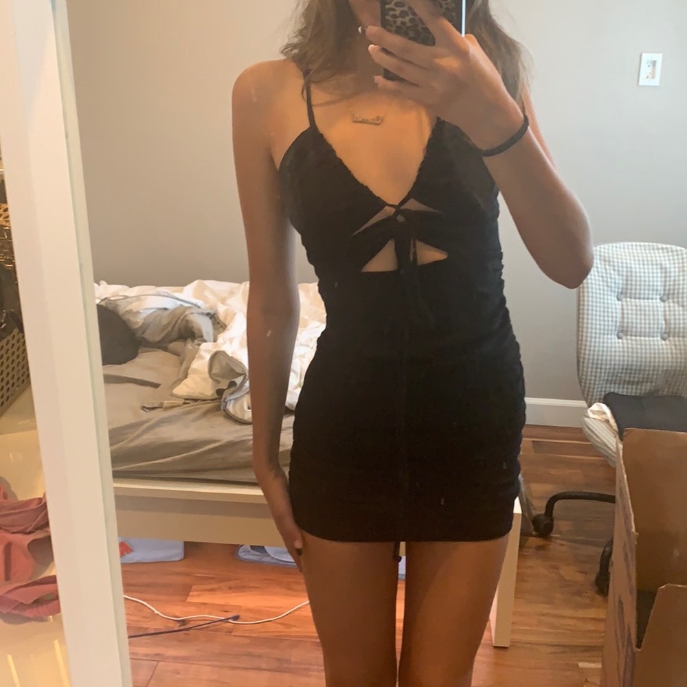 Black bodycon dress